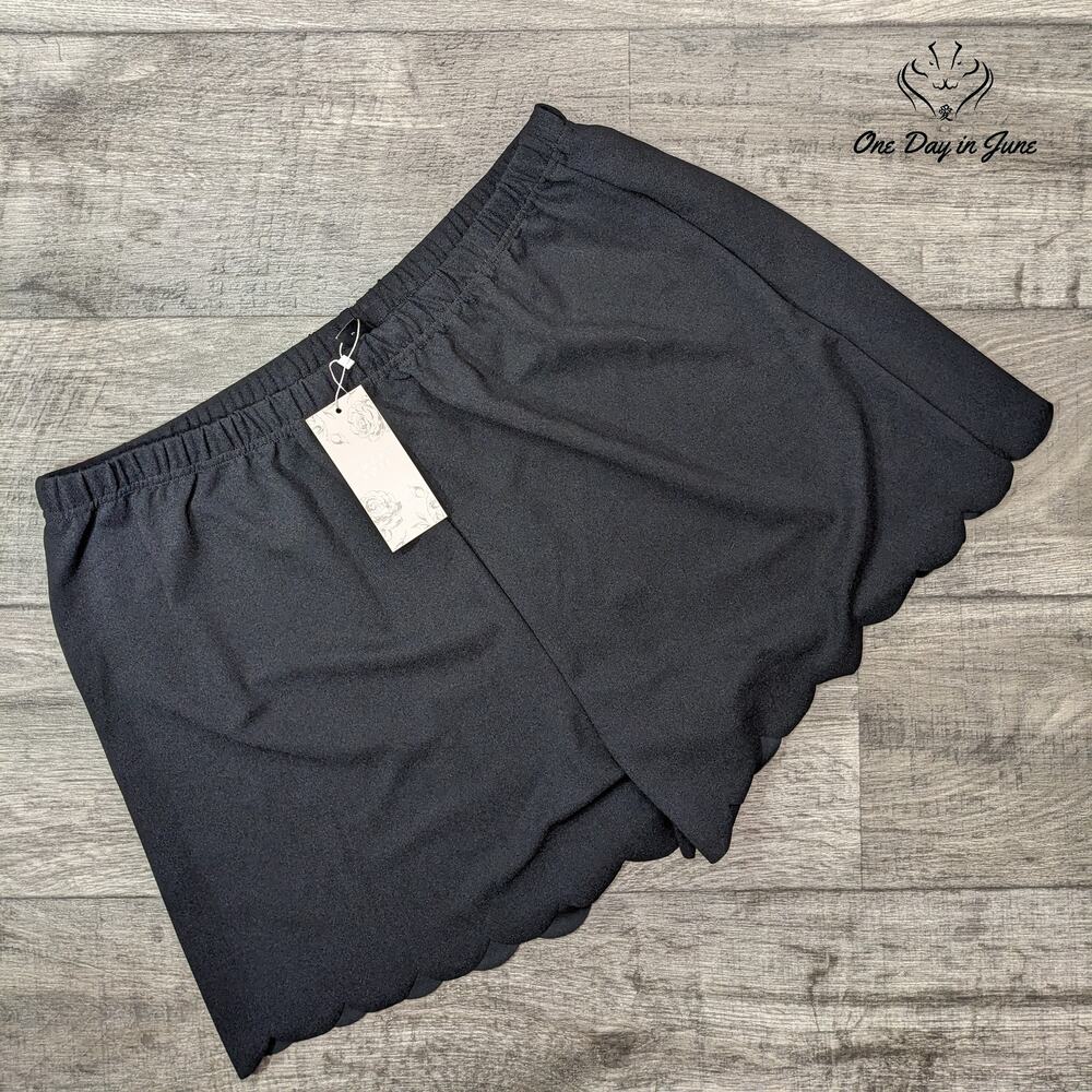 Emery Rose Scallop Hem Casual Shorts Size 2XL